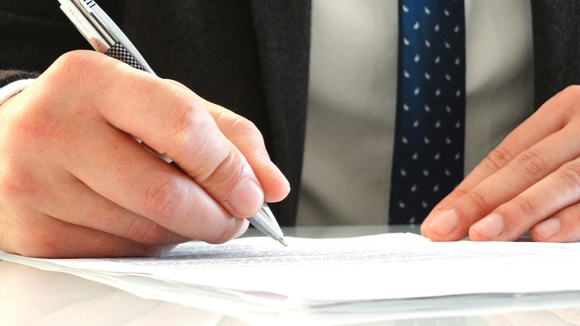Quelle est la différence entre un juriste et un avocat